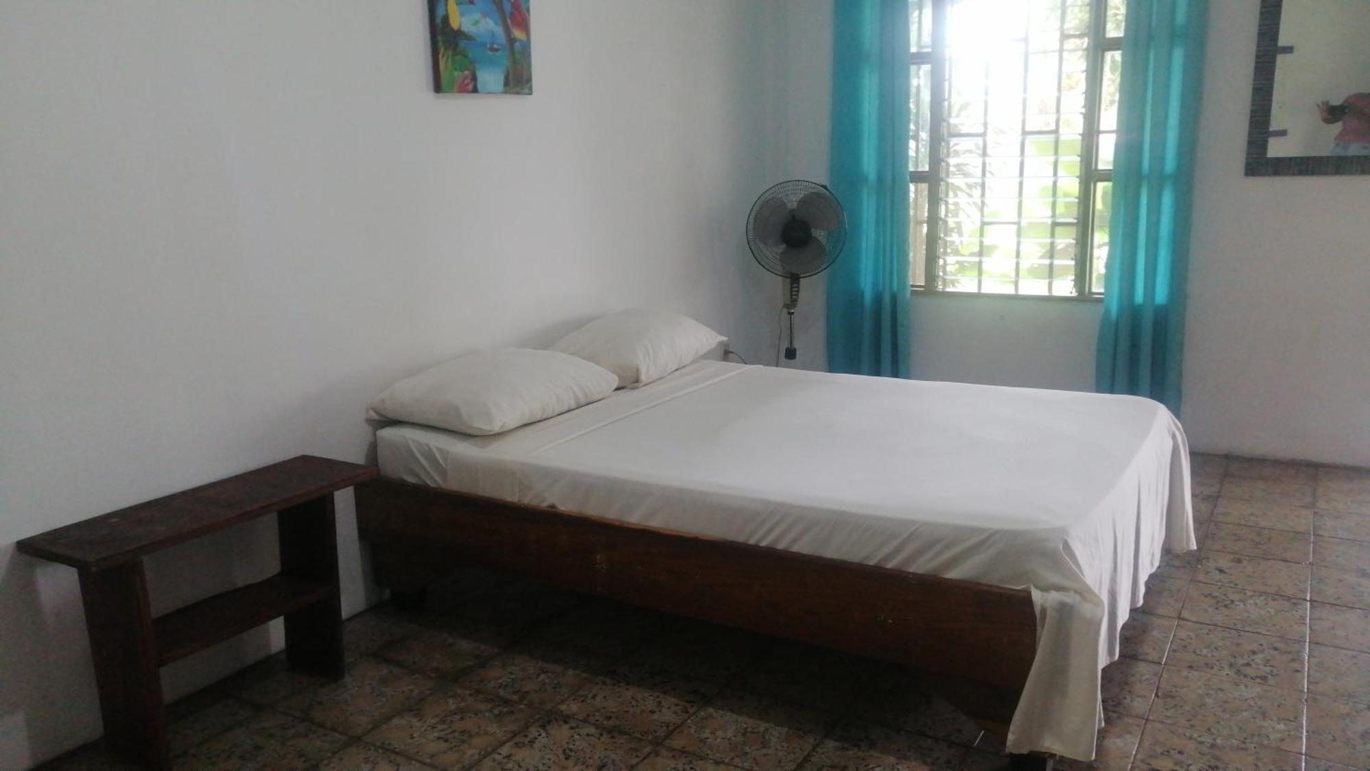 Rooms Palmeras 卡维塔 外观 照片